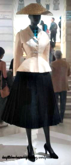 tailleur Bar modèle iconique Christian Dior