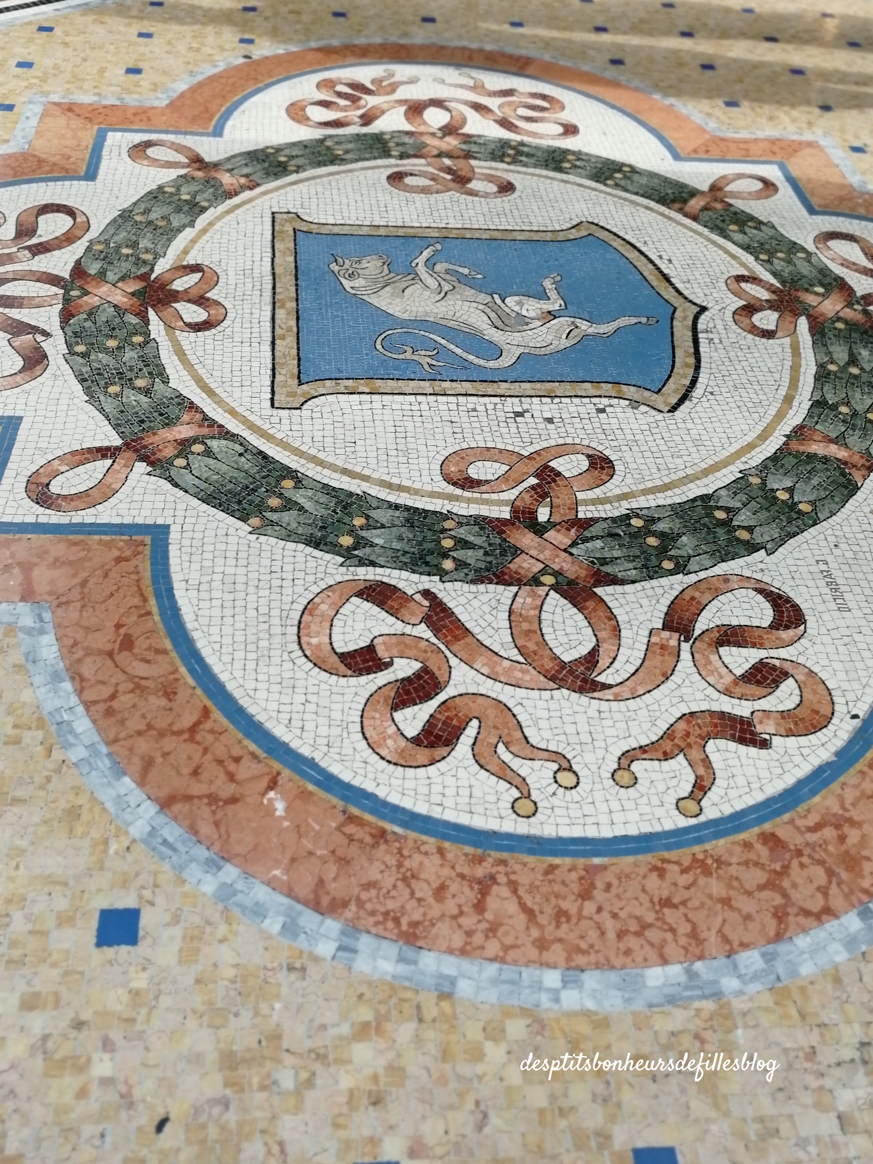 coutume mosaique du taureau Milan