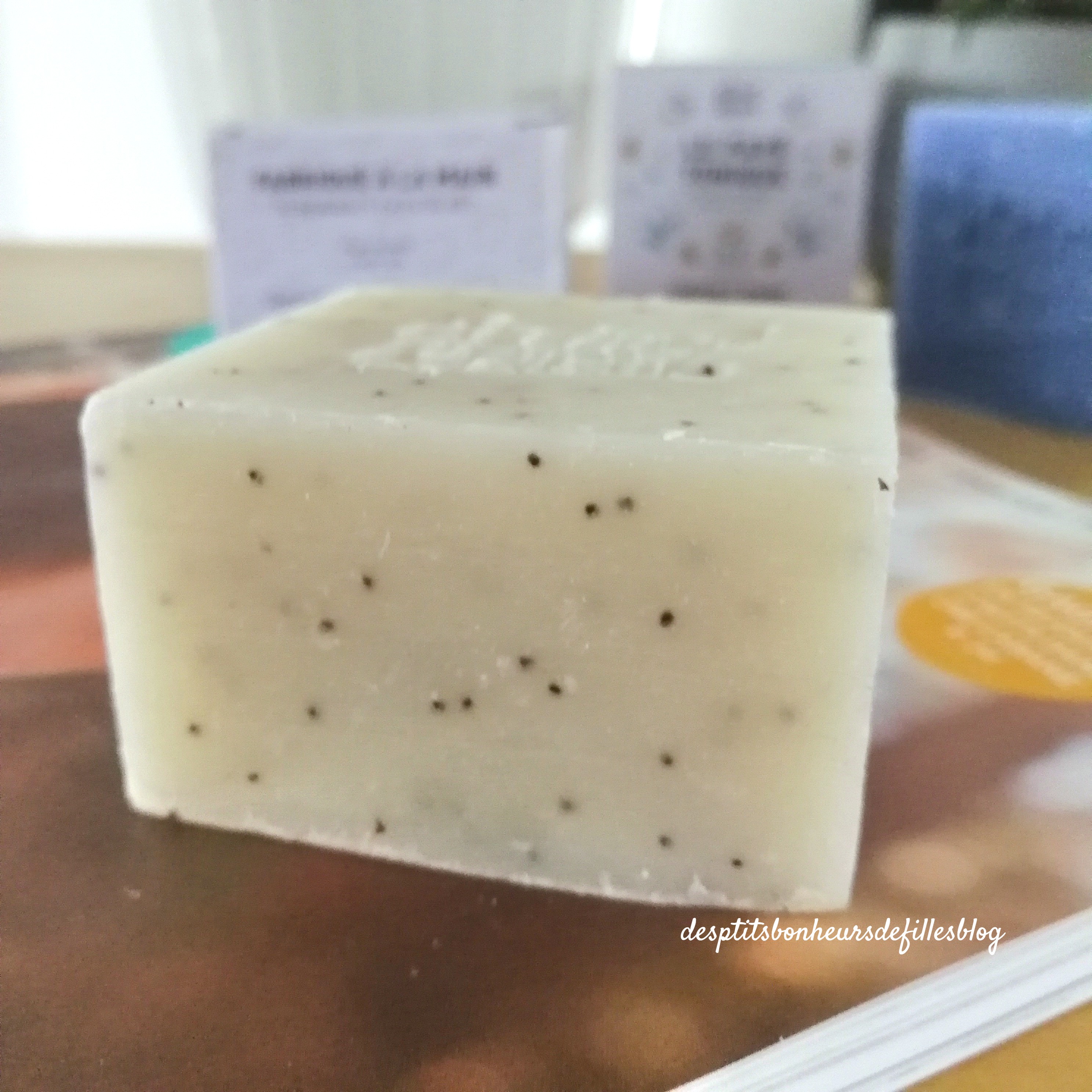 savon exfoliant saponifié à froid atelier populaire