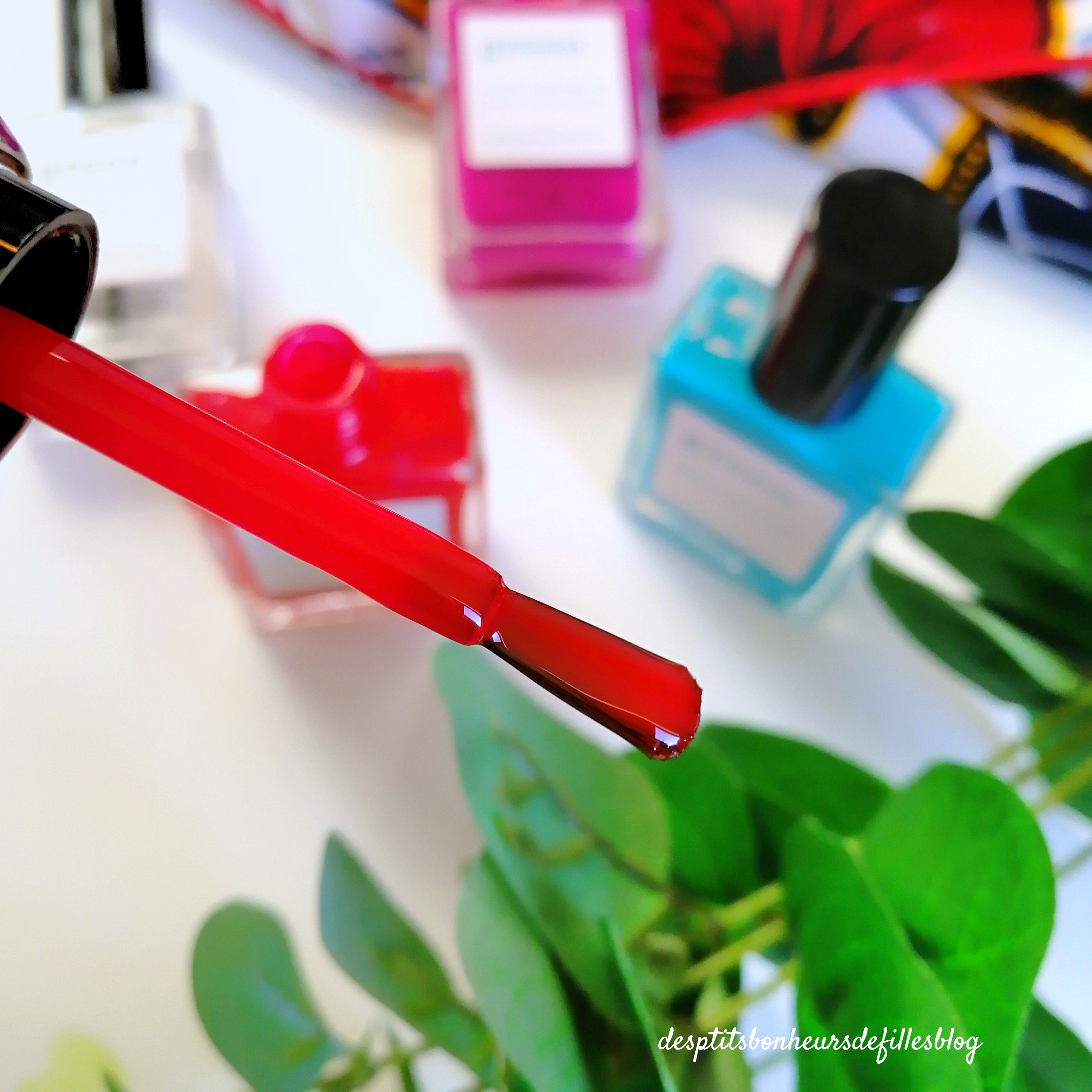 Vernis rouge Manucurist naturel et sain pour vos ongles