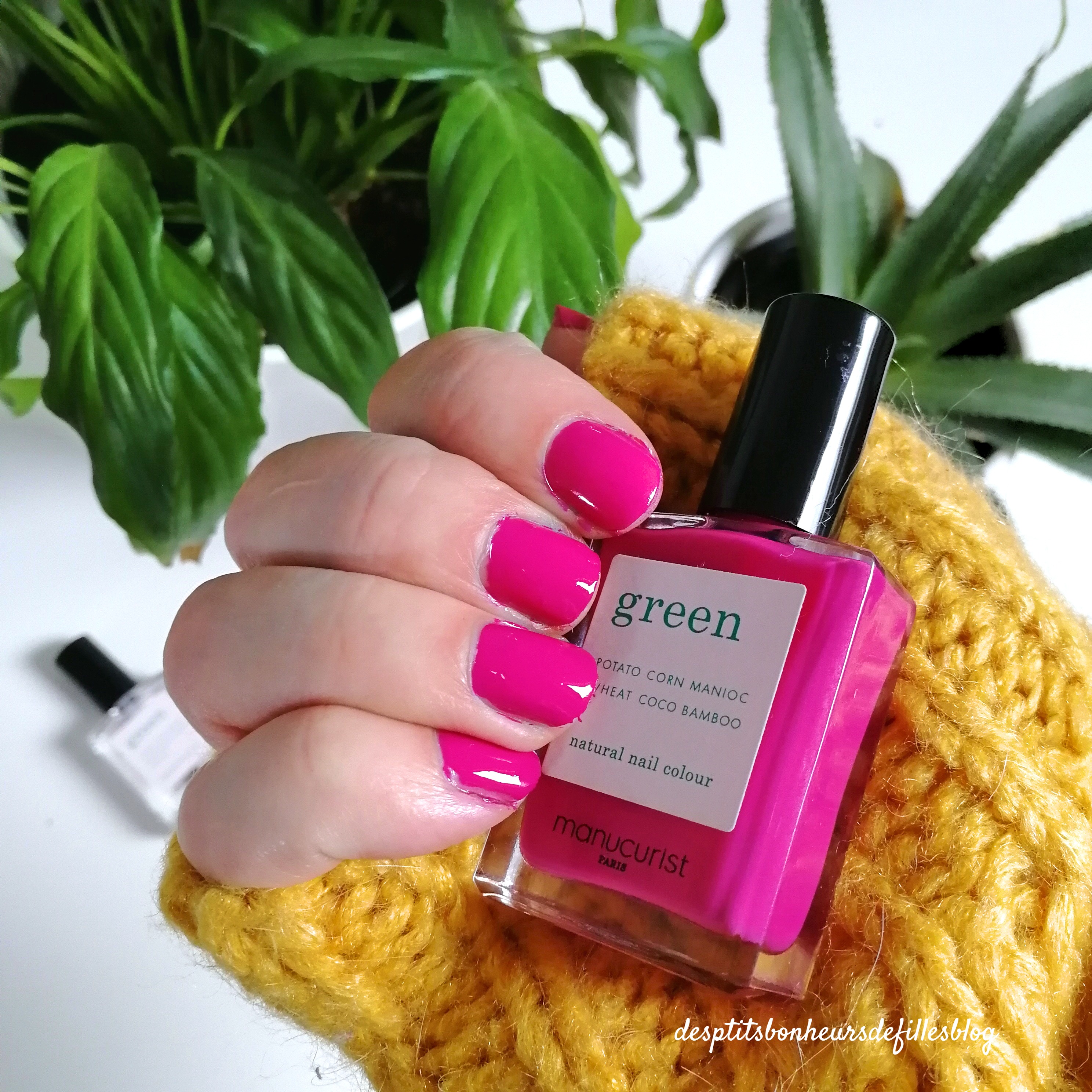 Vernis Armeria Green Manucurist rose fushia