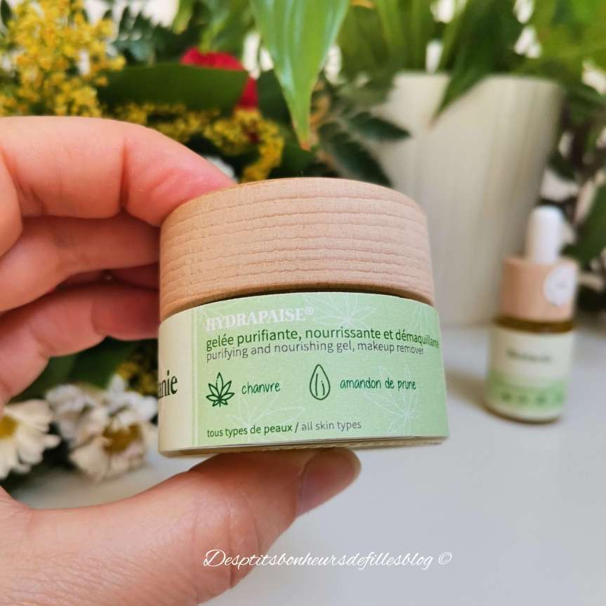 gelée démaquillante bio huile de chanvre biotanie