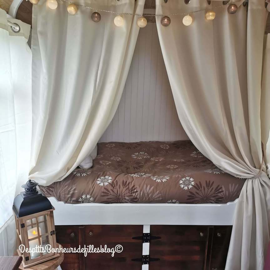 La roulotte d 'Elicie hebergement insolite au coeur de la bourgogne