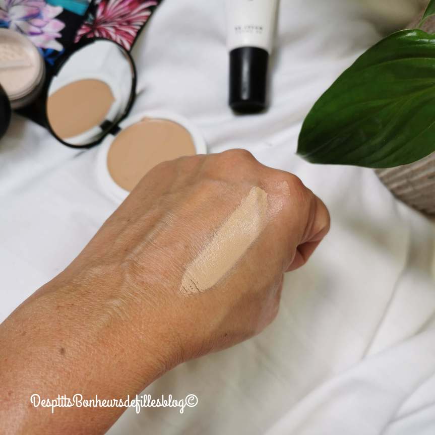 avis fond de teint lily lolo