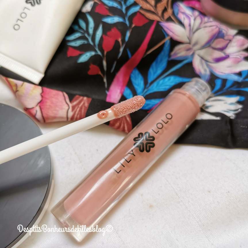 avis gloss longue tenue lily lolo