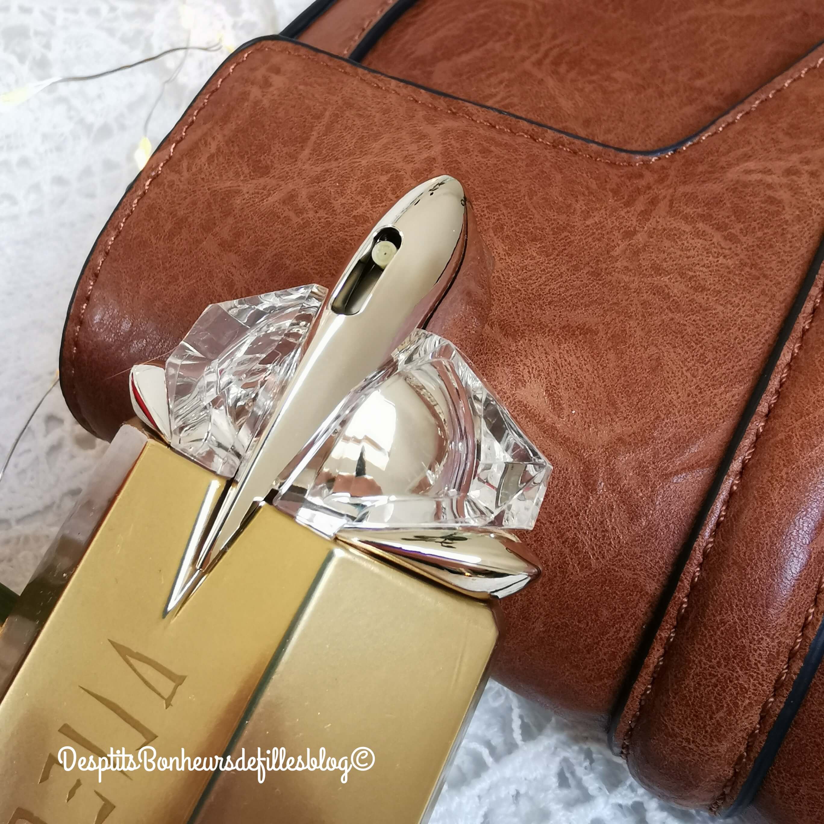 alien goddess mugler composition