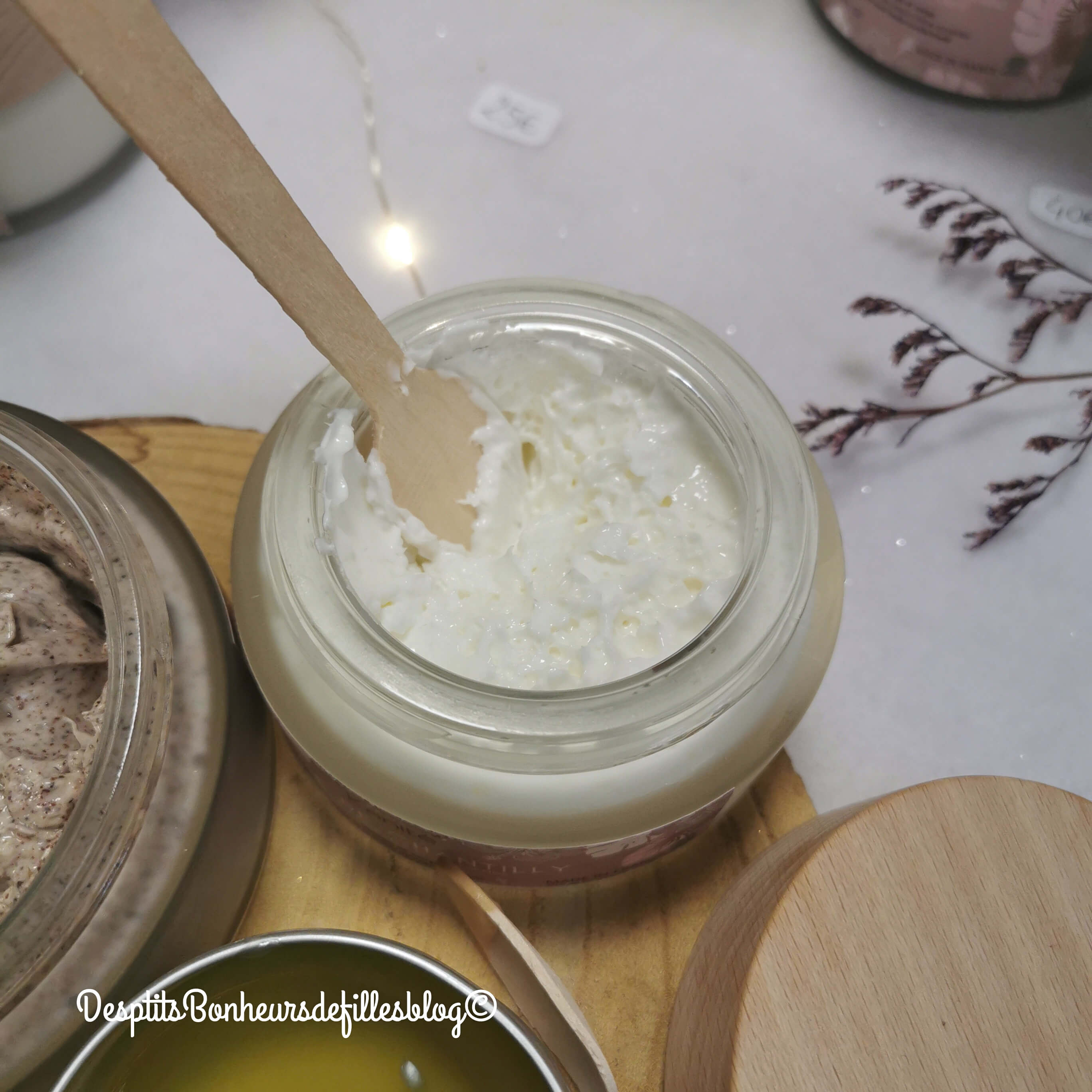 creme corps chantilly kanité