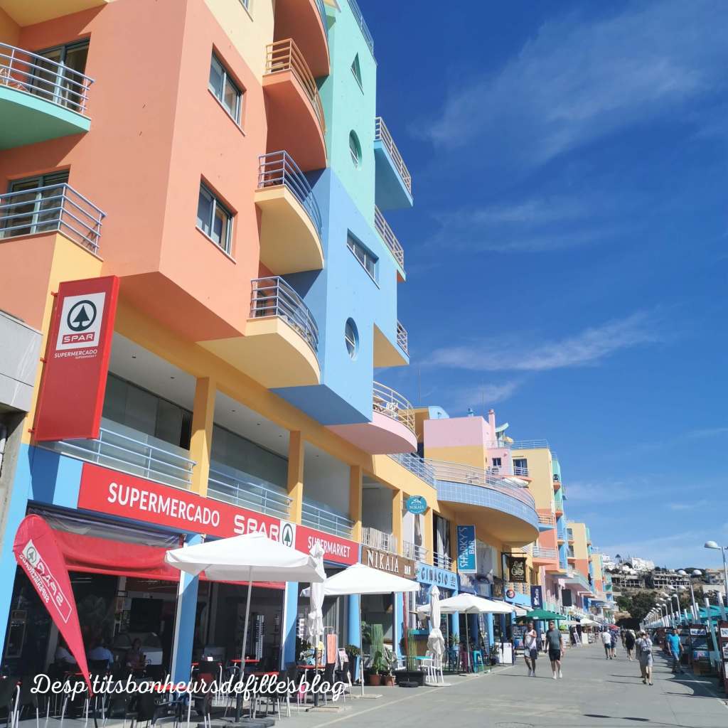 immeubles colorés portugal algarve