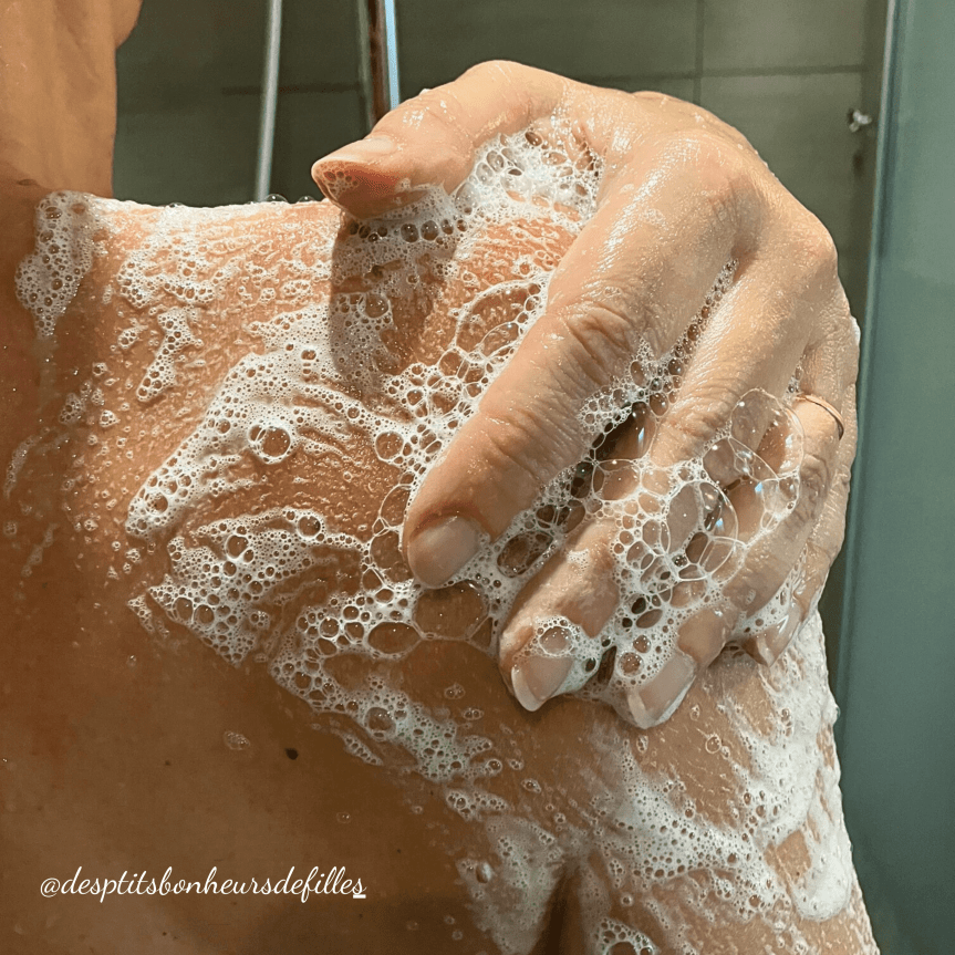 savon solide corps qui mousse