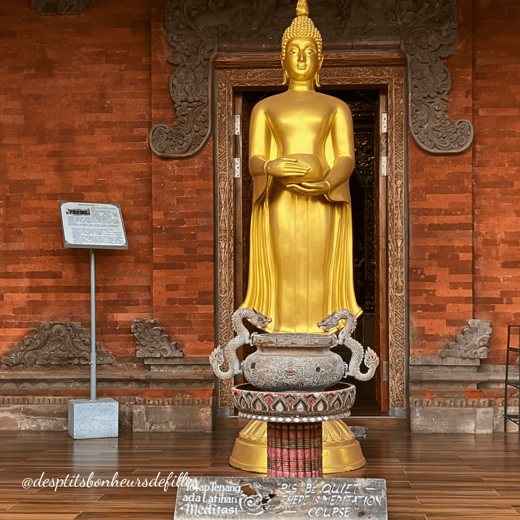 Brahma Vihara Arama Monastere bouddhique bali