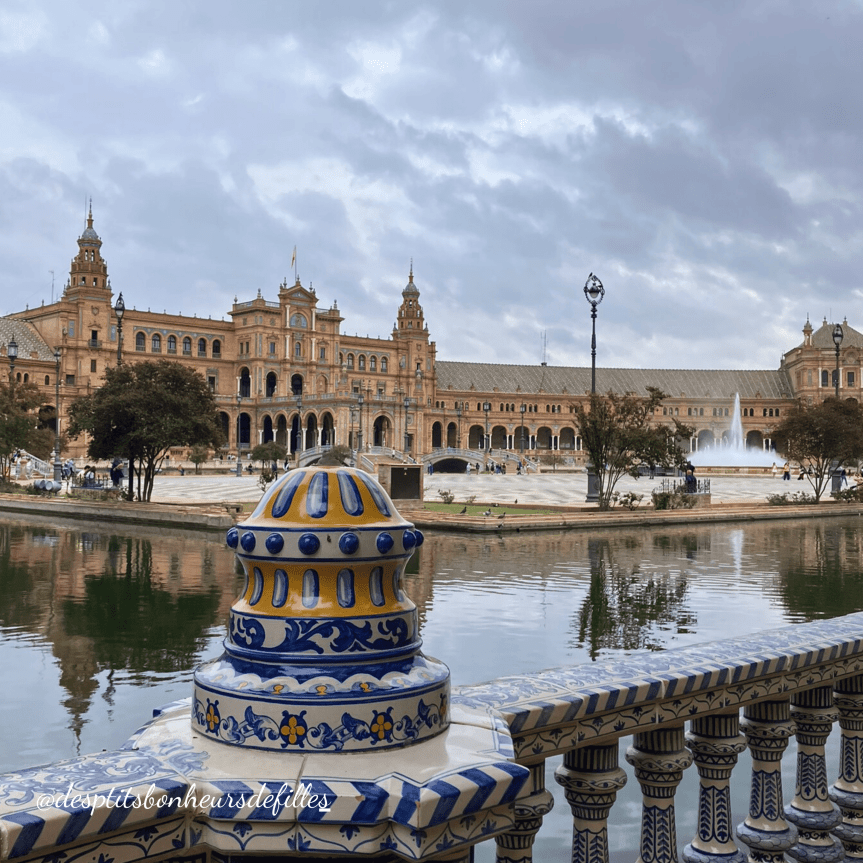 Canal et barques Plaza de España