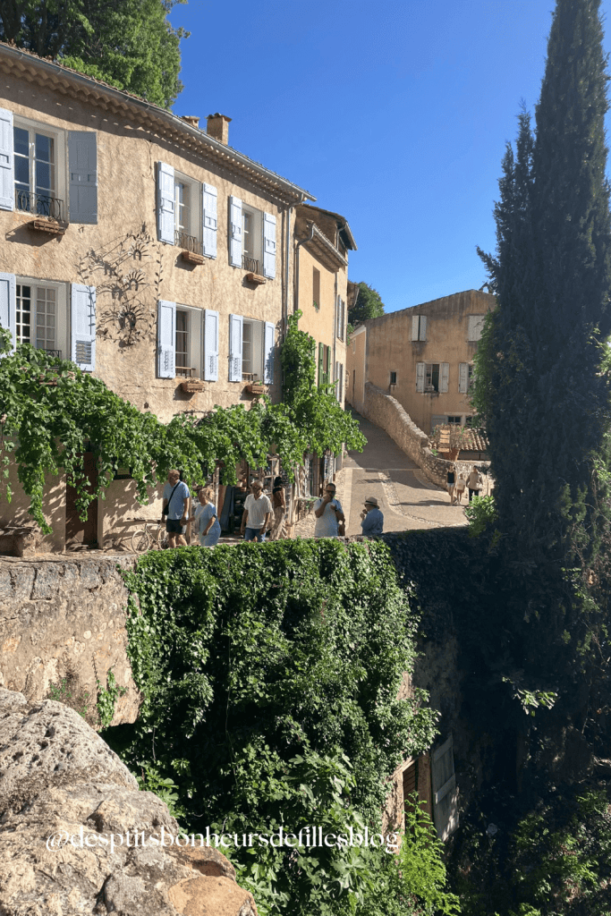 Découvrir le joli village provençal de Moustiers Sainte Marie