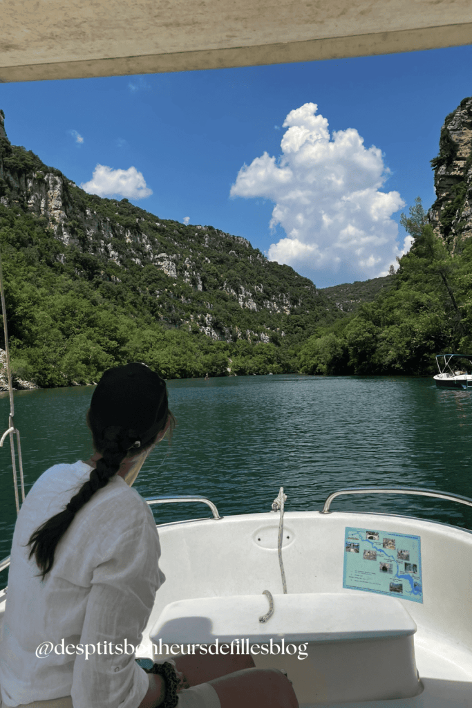 bateau électrique dans ls gorges du verdon 