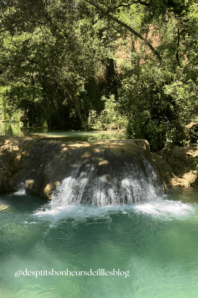 randonnée à sillans la cascade le long de la rivière