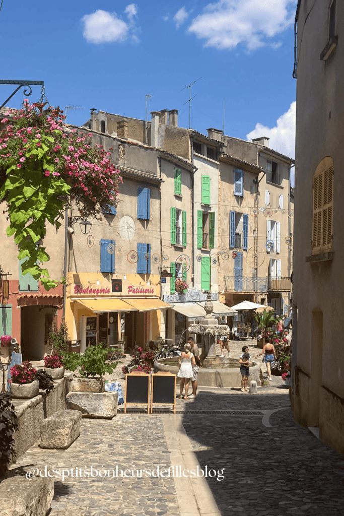 village provençal de valensole